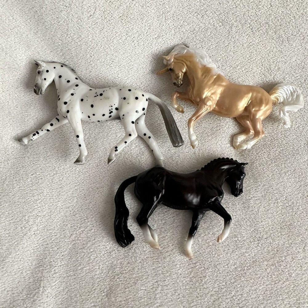 Breyer Stablemates Lot Of 3 Horses Leopard Appaloosa Gold Unicorn Figures - Picture 2 of 7